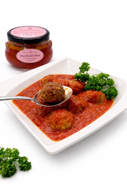 Norddeutsche Hackbällchen vom Galloway-Rind in fruchtiger Tomatensauce – herzhaft & klassisch