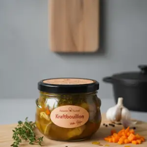 Kraftbullion vom Huhn